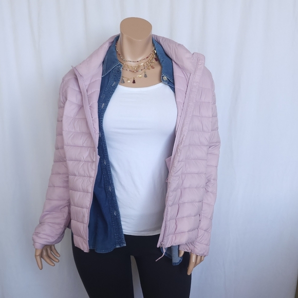 Packable Puffer Jacket in Lilac - Picture 6 of 14